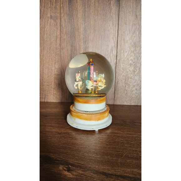 Vintage St Nicholas Square Carousel Waltz Horse Musical Wind Up Snow Globe - Picture 4 of 5